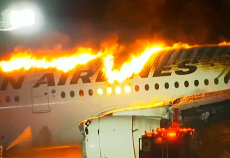 [Video] Dos aviones se chocaron en Japón