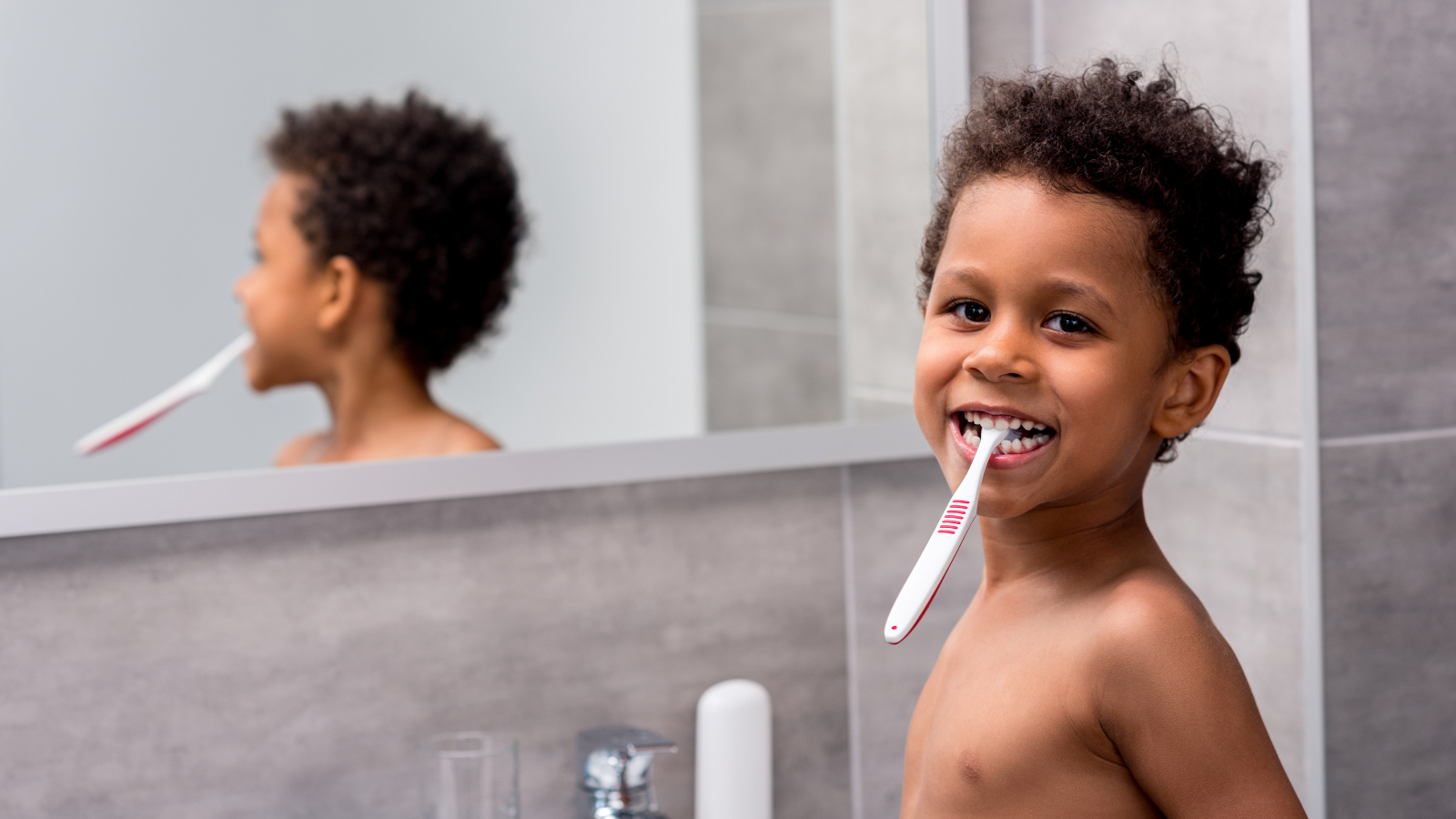 Flúor y controles desde el primer diente, claves para prevenir las caries en los niños