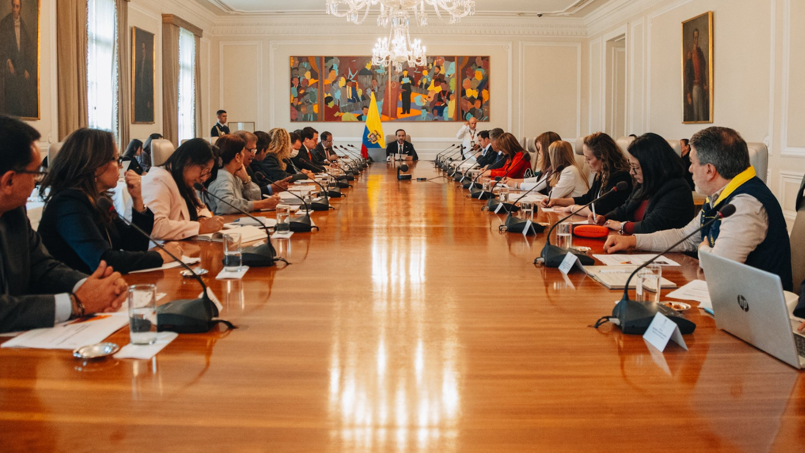Gobierno anuncia 11 decretos