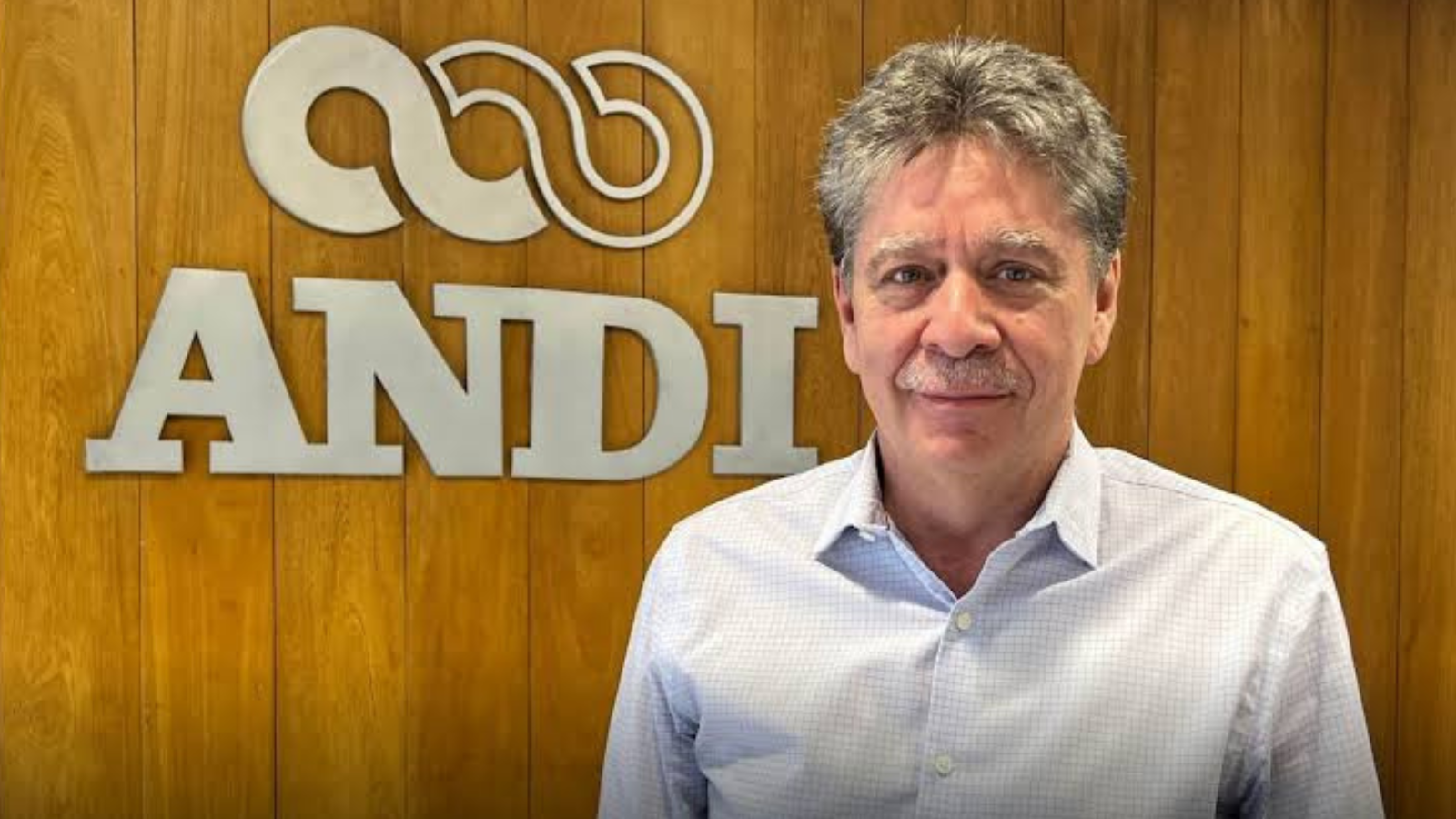 Bruce Mac Master renuncia a la ANDI