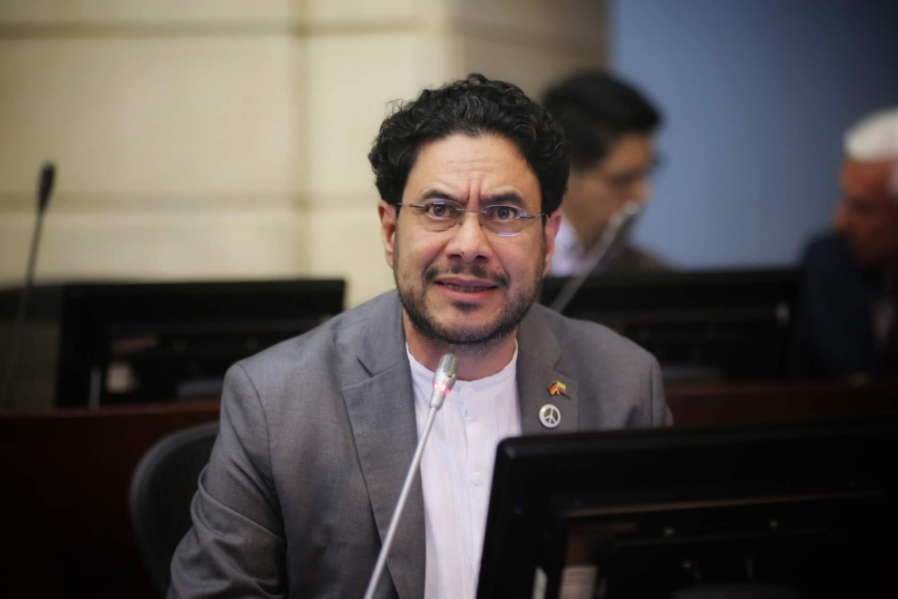 Encuesta sacude el tablero electoral: Iván Cepeda lidera, pero la pelea por segunda vuelta se aprieta