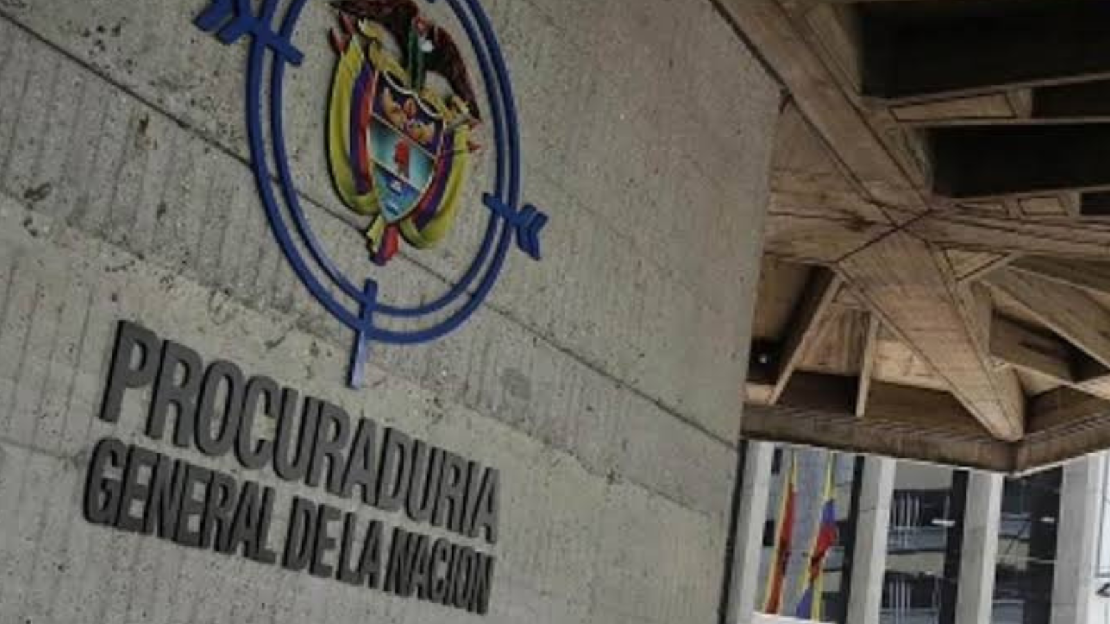 Destituyen a dos expolicías por narcoenvío