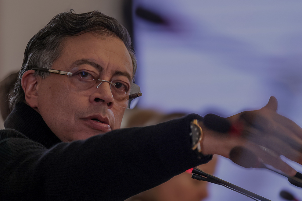 El presidente Gustavo Petro advierte riesgo de no pagar salarios a policías y soldados sin emergencia económica