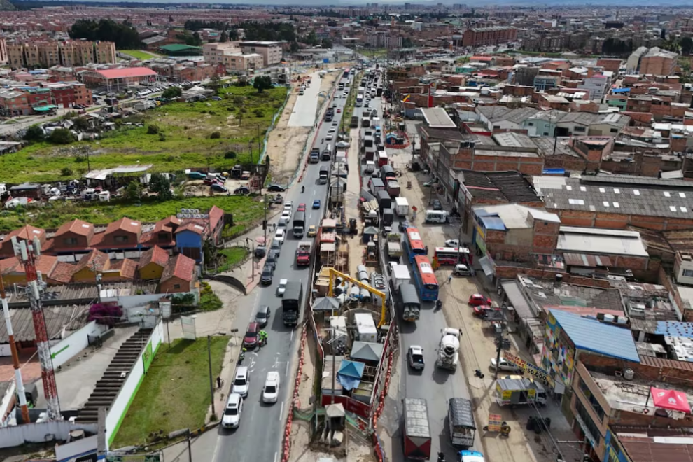 Instalan viga clave del puente que conectará la expansión de TransMilenio hacia Soacha
