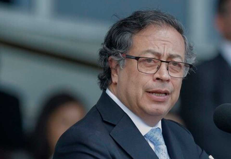 ¡Al fin! Si fue a Suiza Petro