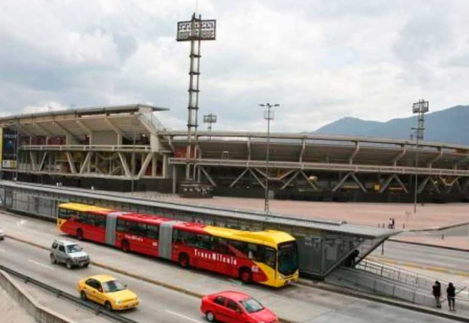 Hinchas del Tolima habrían amenazado a conductor de Transmilenio