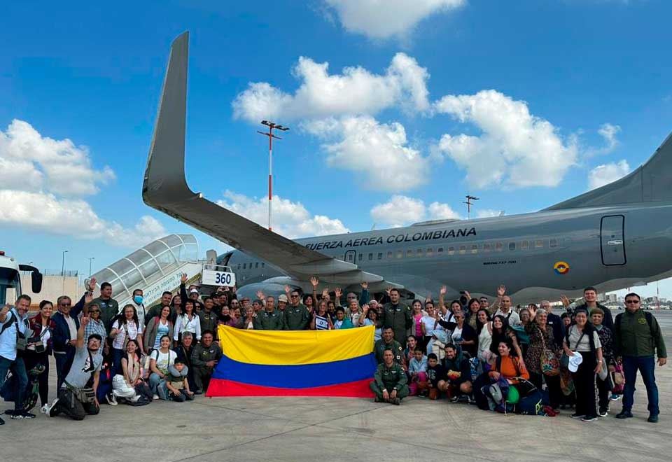 Ya está en Israel avión que a traer a colombianos
