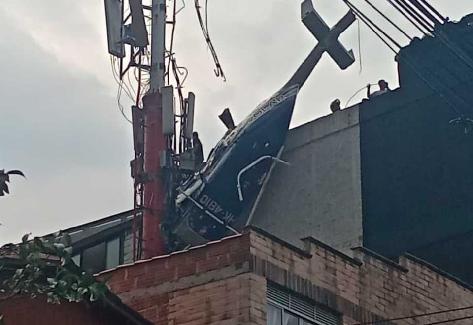 [Video] Se salvaron de milagro persona luego de accidente de helicóptero en Medellín