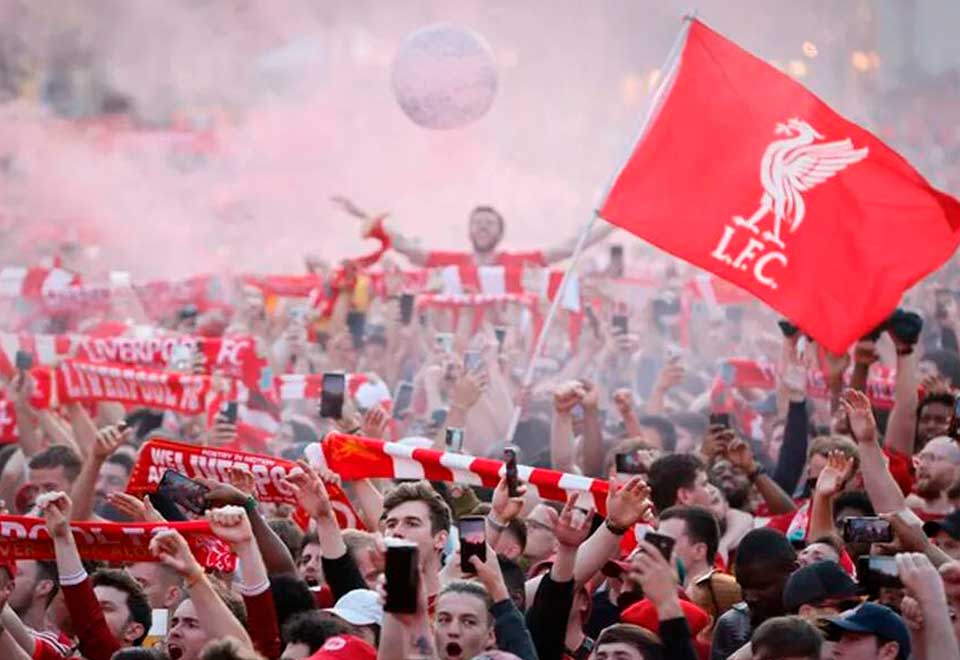 Así alientan los hinchas del Liverpool a Luis Díaz