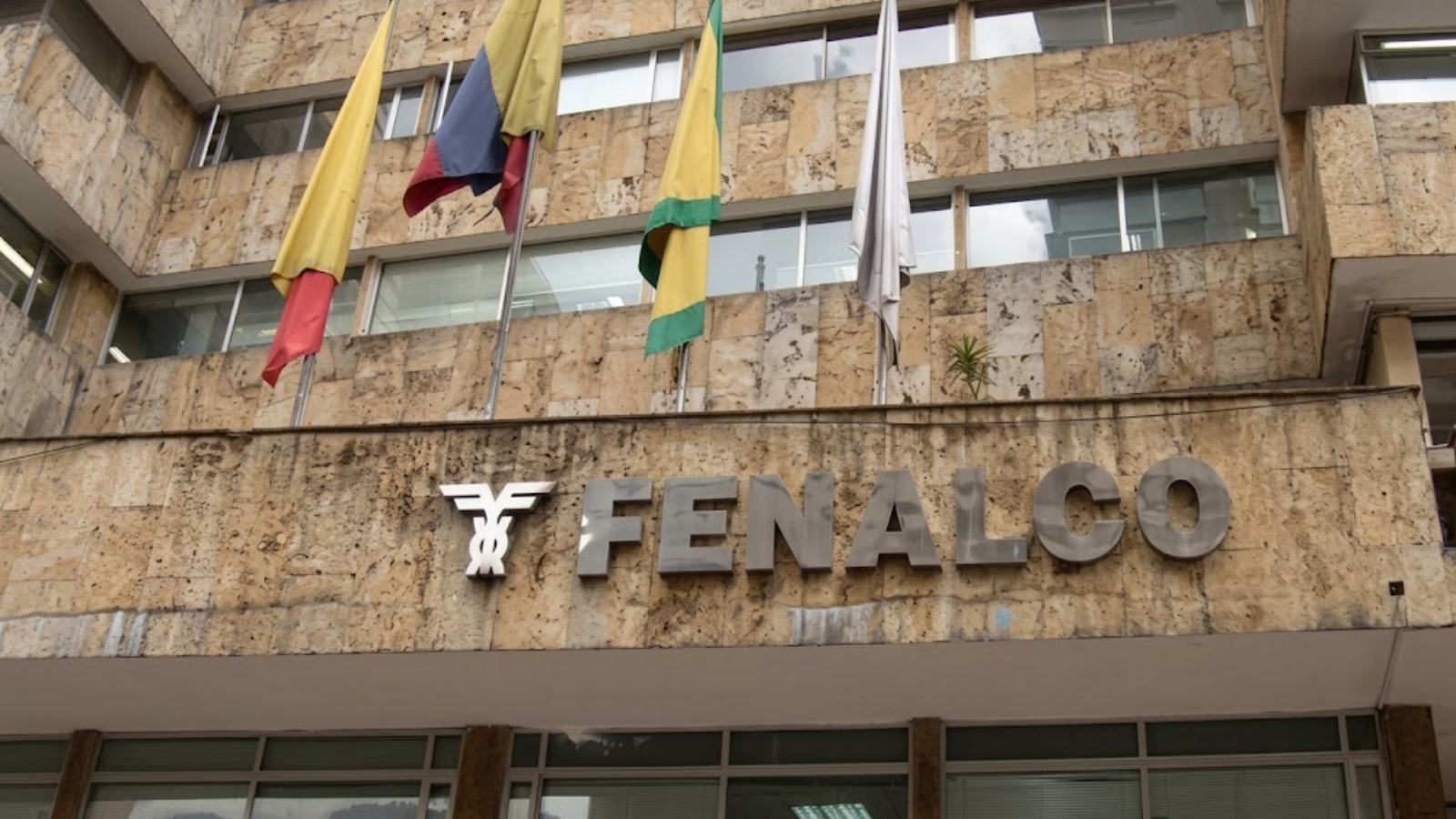 Fenalco insiste en tumbar el decreto del salario mínimo de 2026