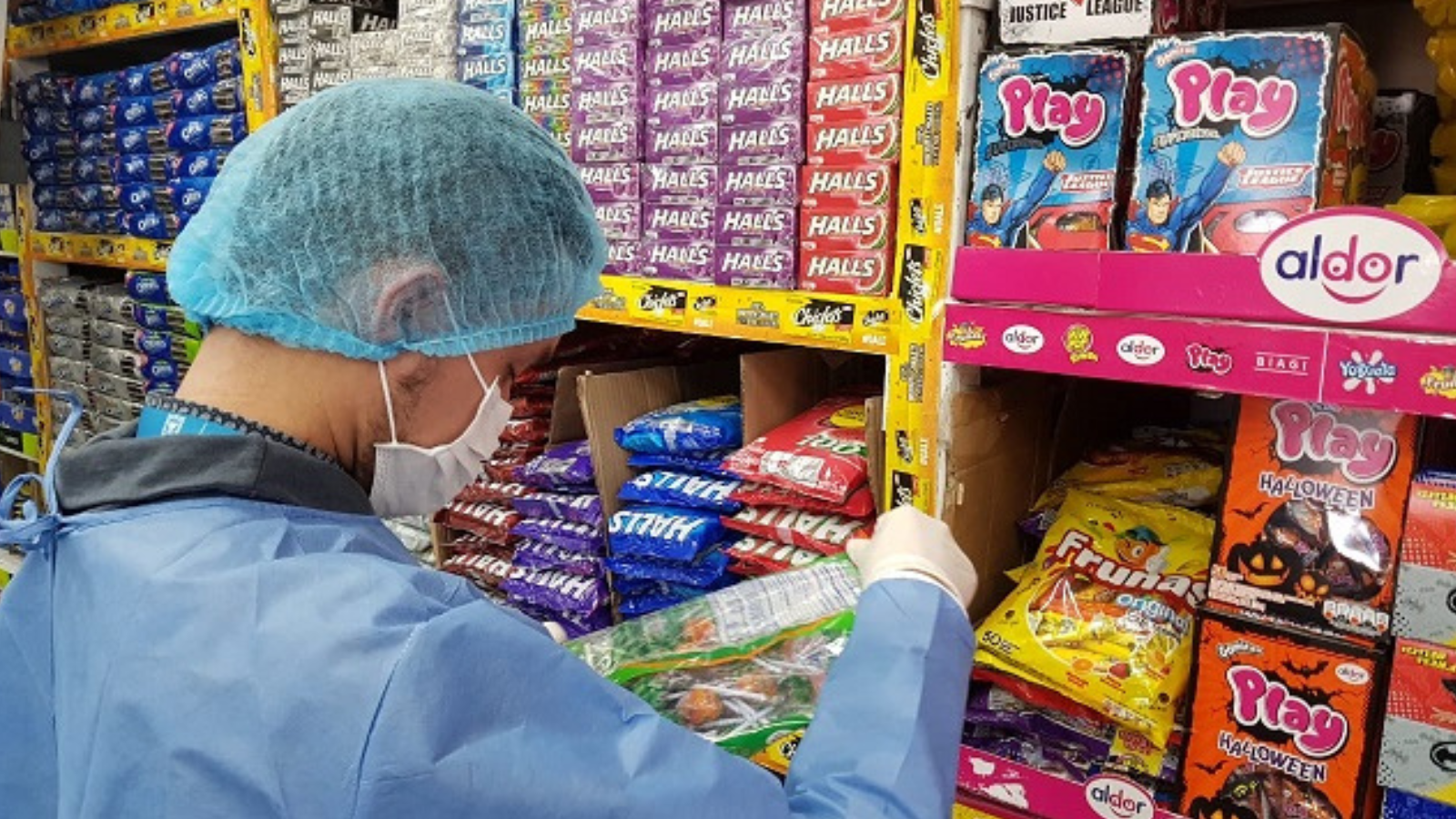 Bogotá: destruyen 225 kilos de dulces en mal estado
