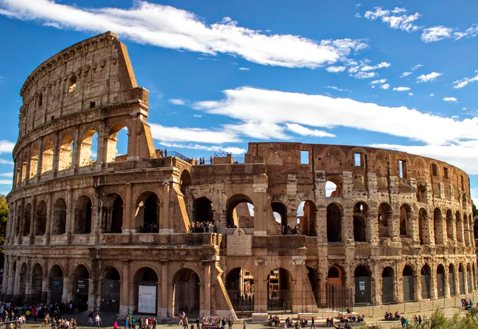 ¡Increíble! Orquesta tocando Gladiador en el Coliseo de Roma