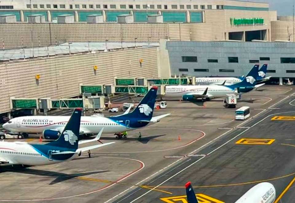 ¡Insólito! Avión no pudo despegar porque un joven se escondió en el tren de aterrizaje