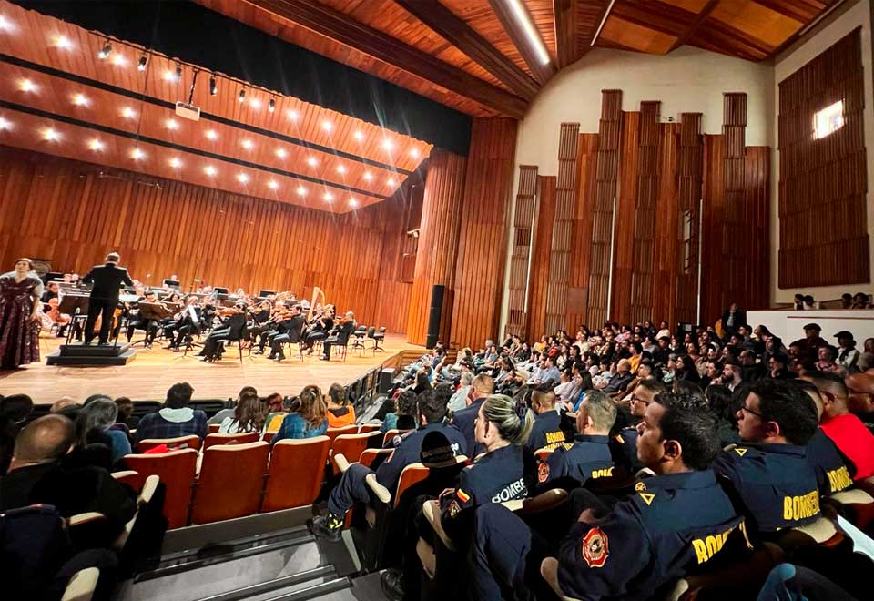 Con concierto rindieron homenaje a Bomberos de Bogotá