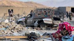 Pakistán ataca Kabul y otras ciudades de Afganistán y declara una "guerra abierta"