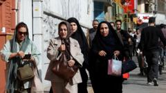 Pánico en las calles y alivio para algunos: la reacción en Teherán al ataque de EE.UU. e Israel contra Irán