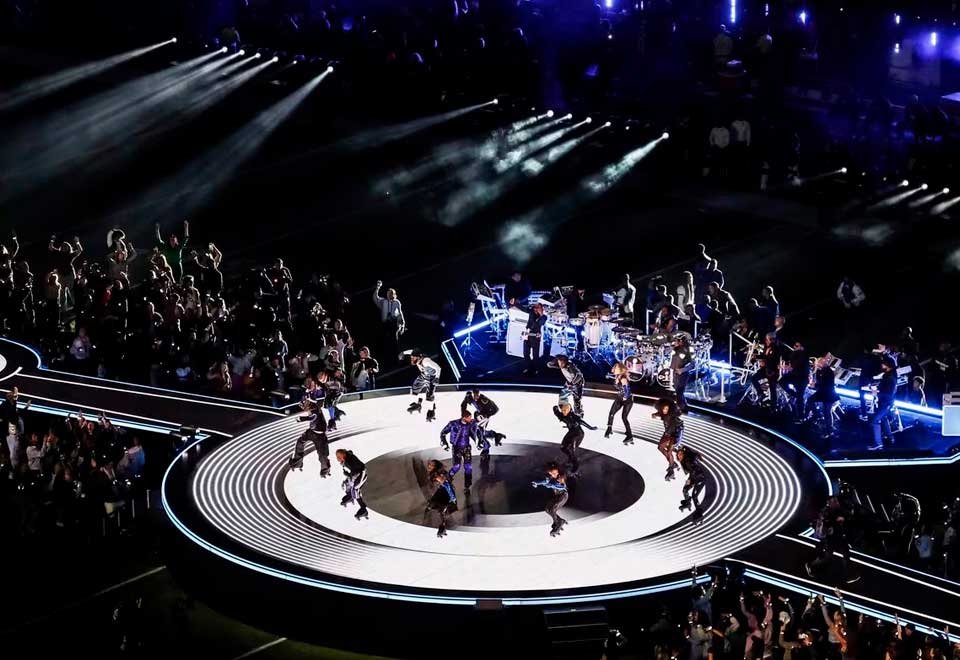 Así fue el brutal show del medio tiempo de Usher en el Super Bowl