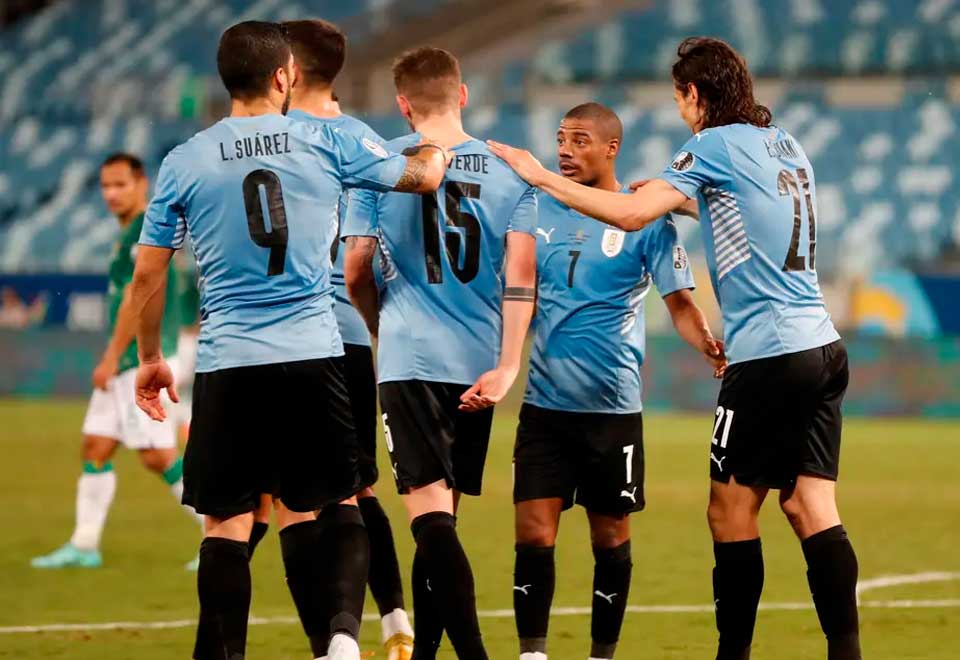 Referentes de Uruguay fuera enfrentar a Colombia